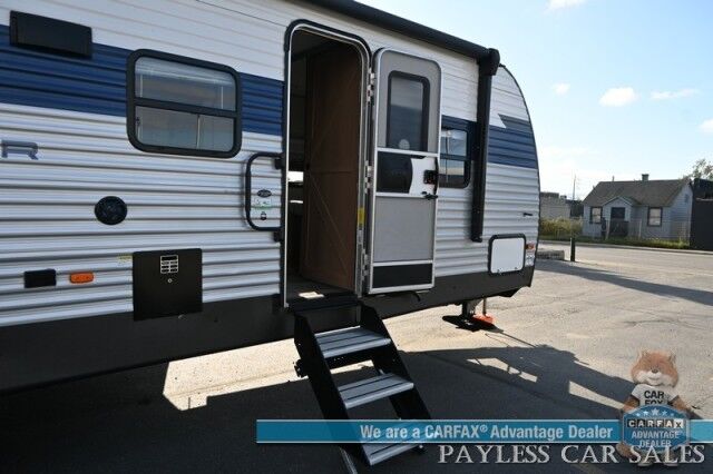 2022 Forest River Primetime / Avenger 27DBS / Sleeps 8 / 25K BTU Heater / 13.5K BTU AC / 3 Burner Stove & Oven Combo / Power Exterior Awning / Exterior Kitchenette / Interior & Exterior Audio System / 32'' Flatscreen / 4319 GVWR Anchorage AK
