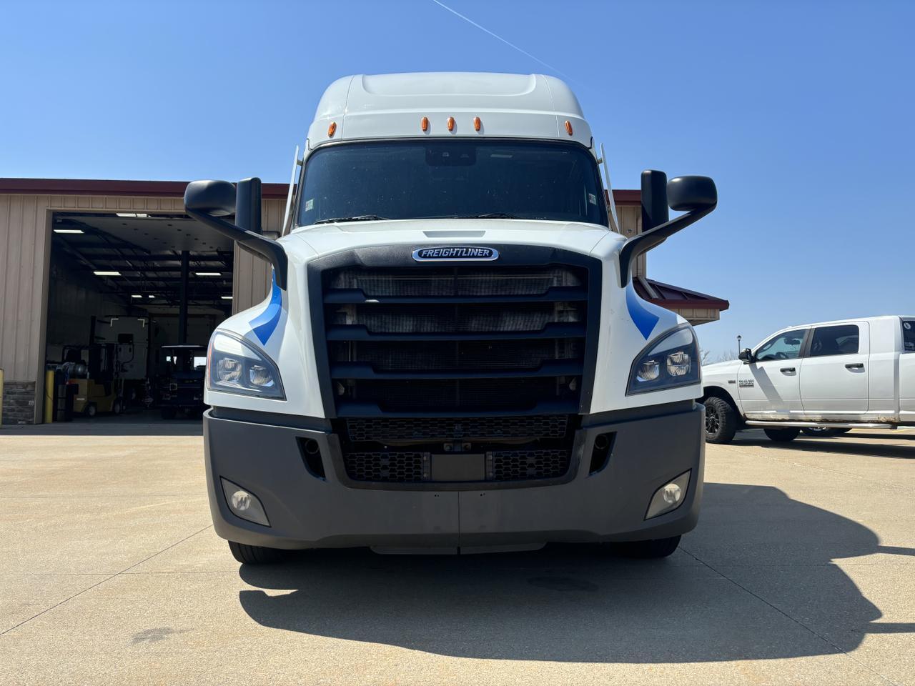 2022 Freightliner Cascadia 126 .