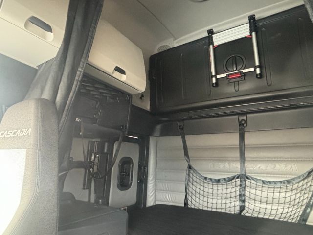 2022 Freightliner Cascadia 126 . Seville OH