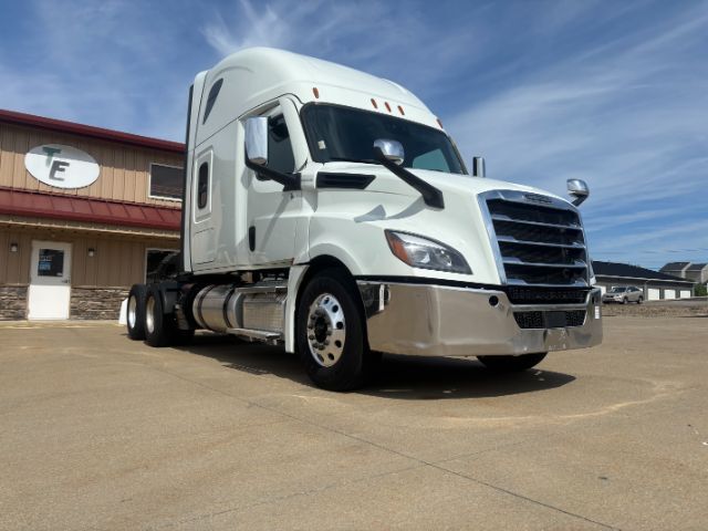 2022 Freightliner Cascadia 126 .