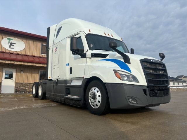 2022 Freightliner Cascadia 126 .