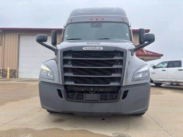2022 Freightliner Cascadia 126 .