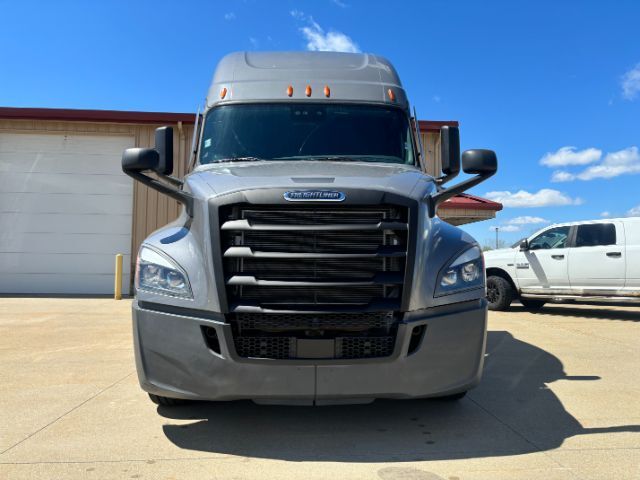 2022 Freightliner Cascadia 126 1