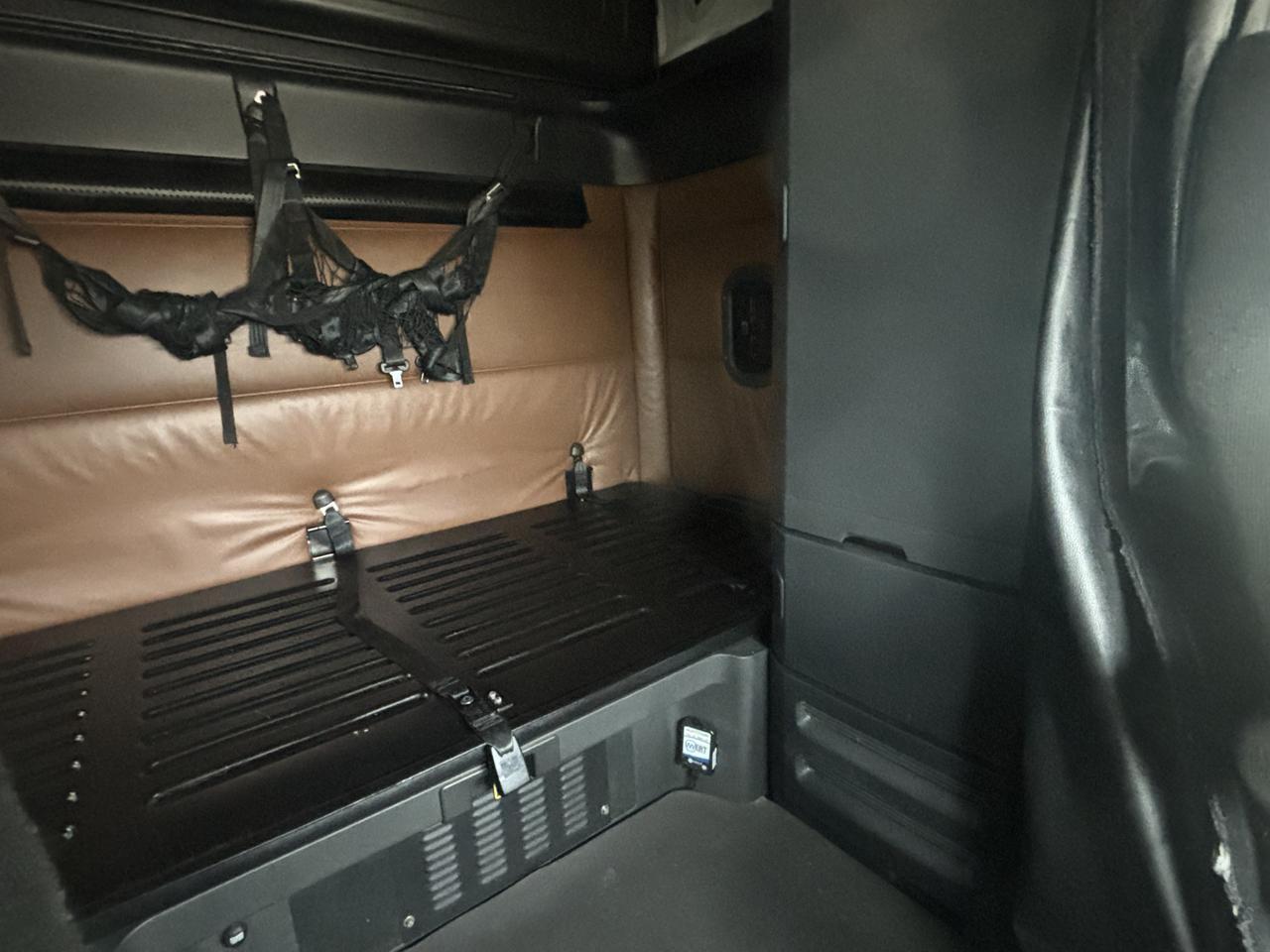 2022 Freightliner Cascadia 126 Gray Seville OH