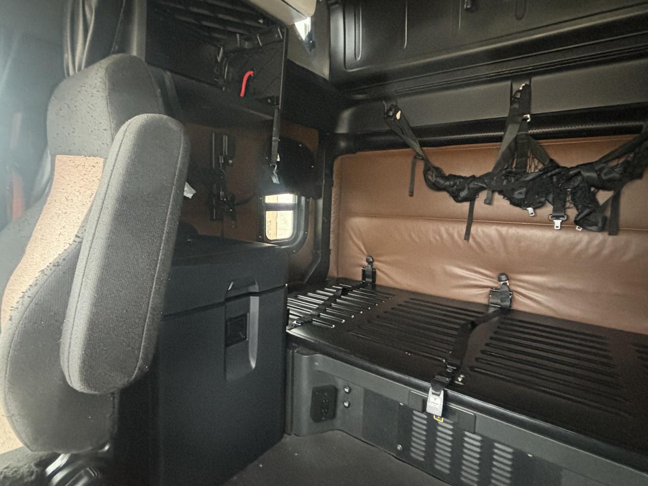 2022 Freightliner Cascadia 126 Gray Seville OH