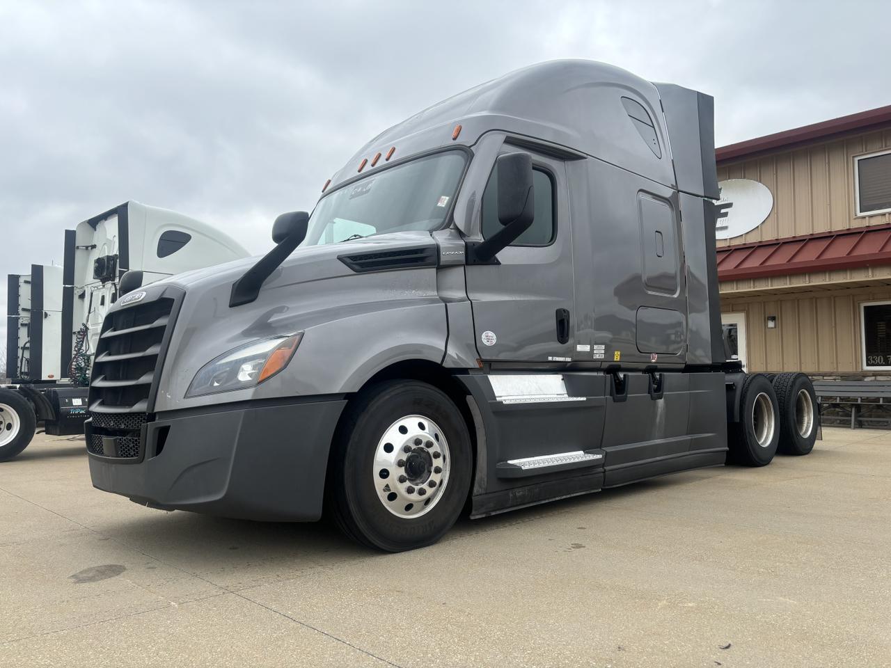 2022 Freightliner Cascadia 126 Gray