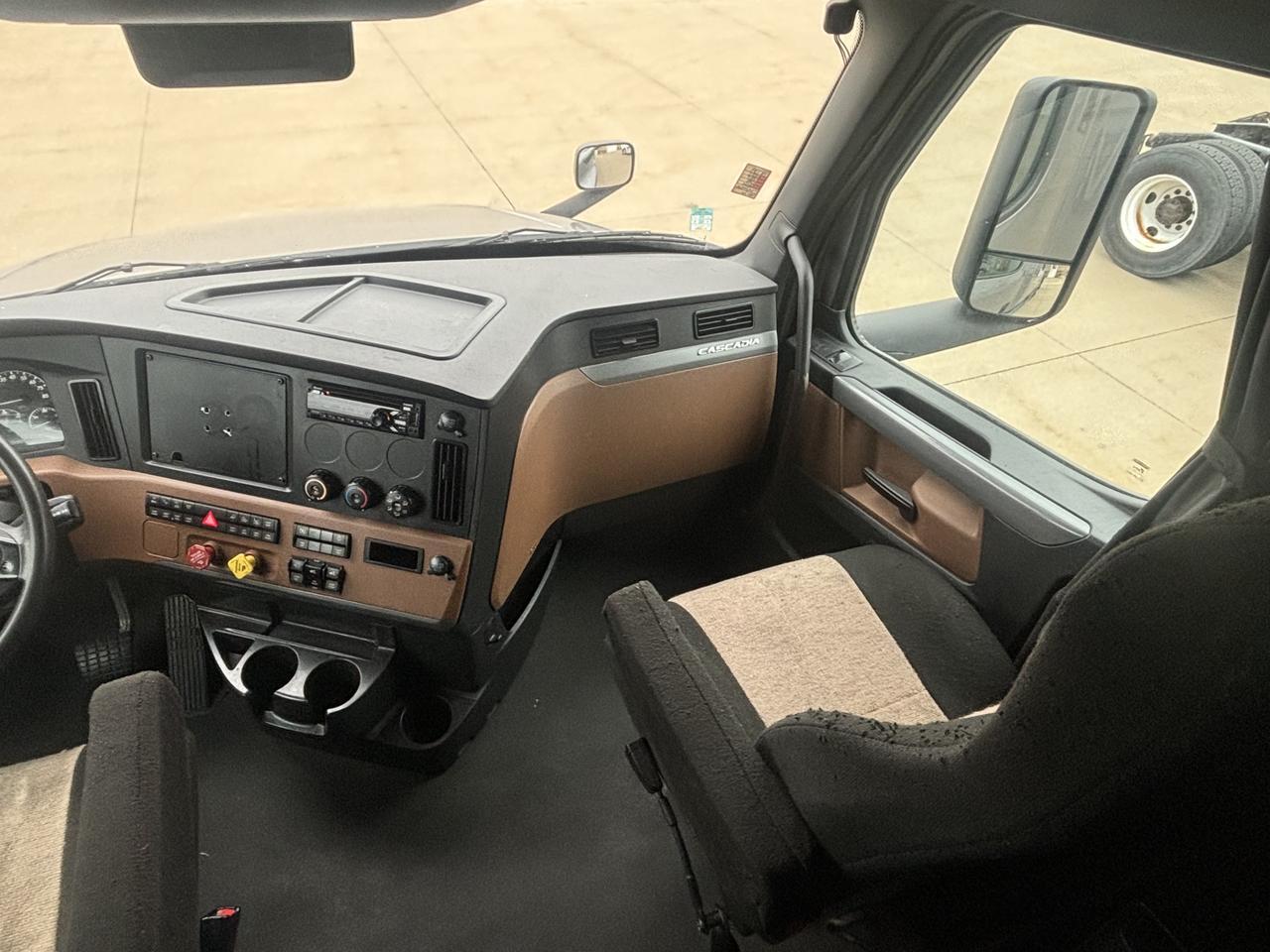 2022 Freightliner Cascadia 126 Gray Seville OH
