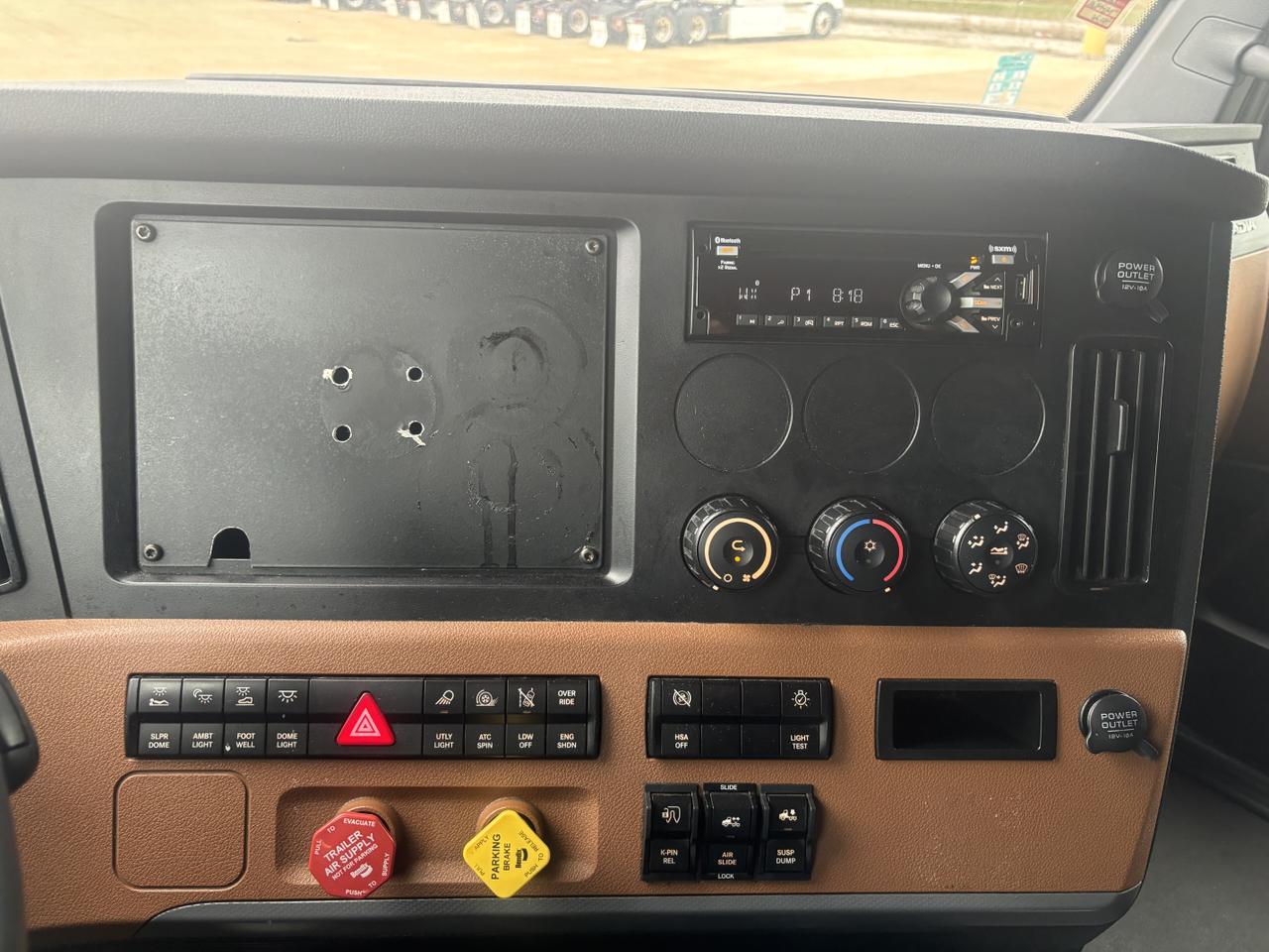 2022 Freightliner Cascadia 126 Gray Seville OH