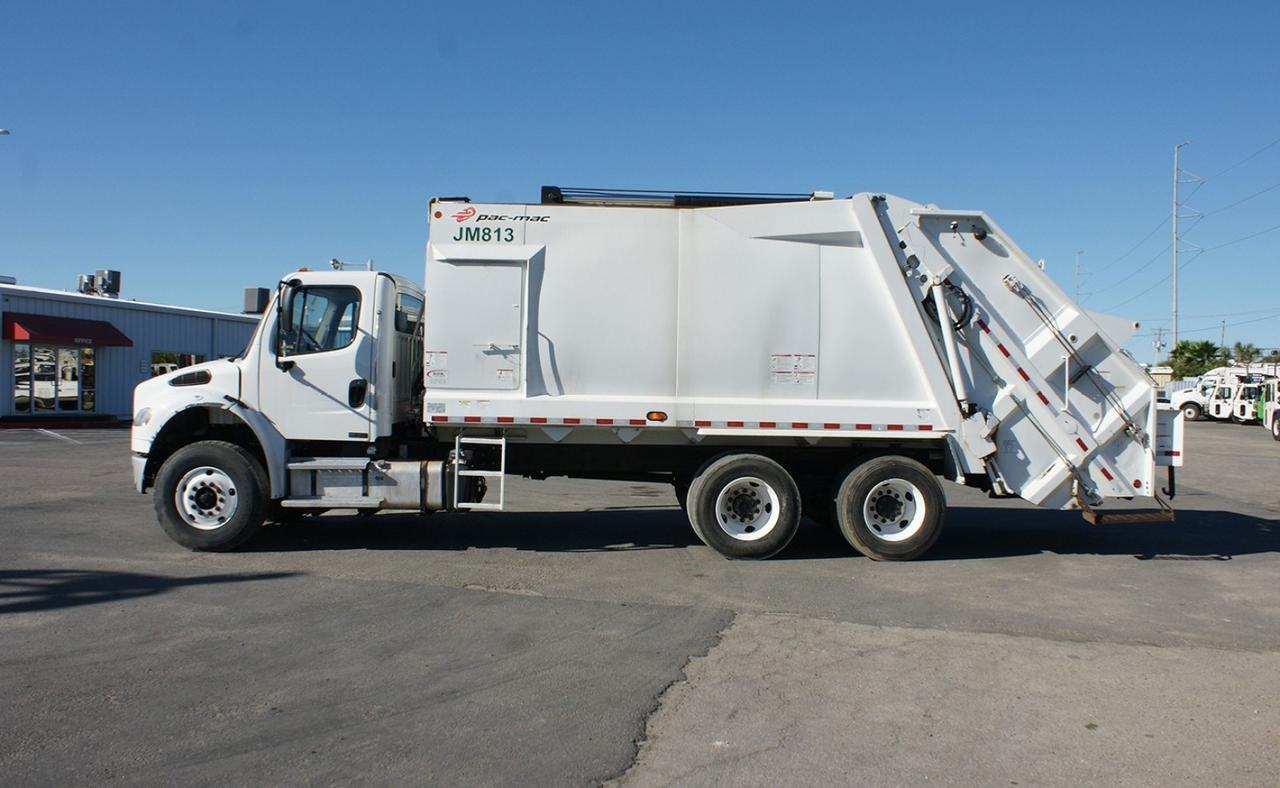 2022 Freightliner M2 106 25 yard Pac-Mac Rear Loader