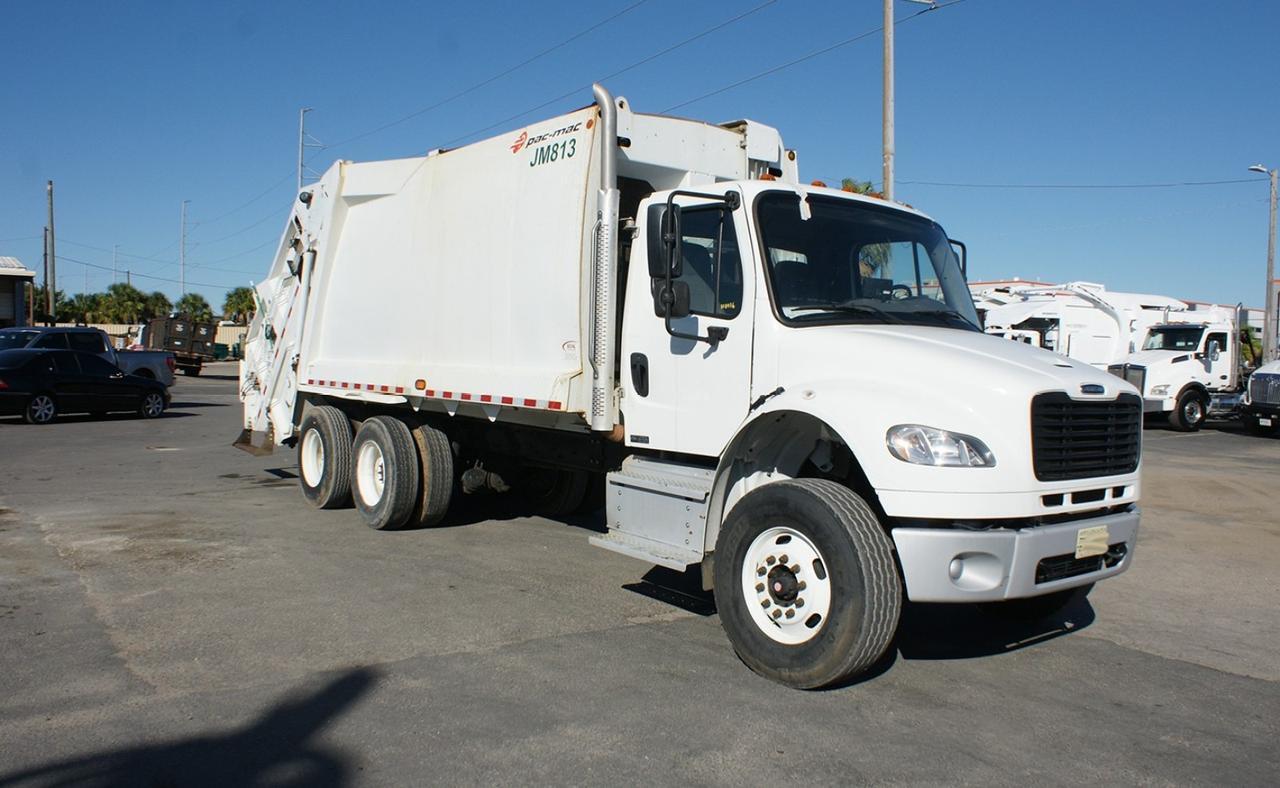 2022 Freightliner M2 106 25 yard Pac-Mac Rear Loader