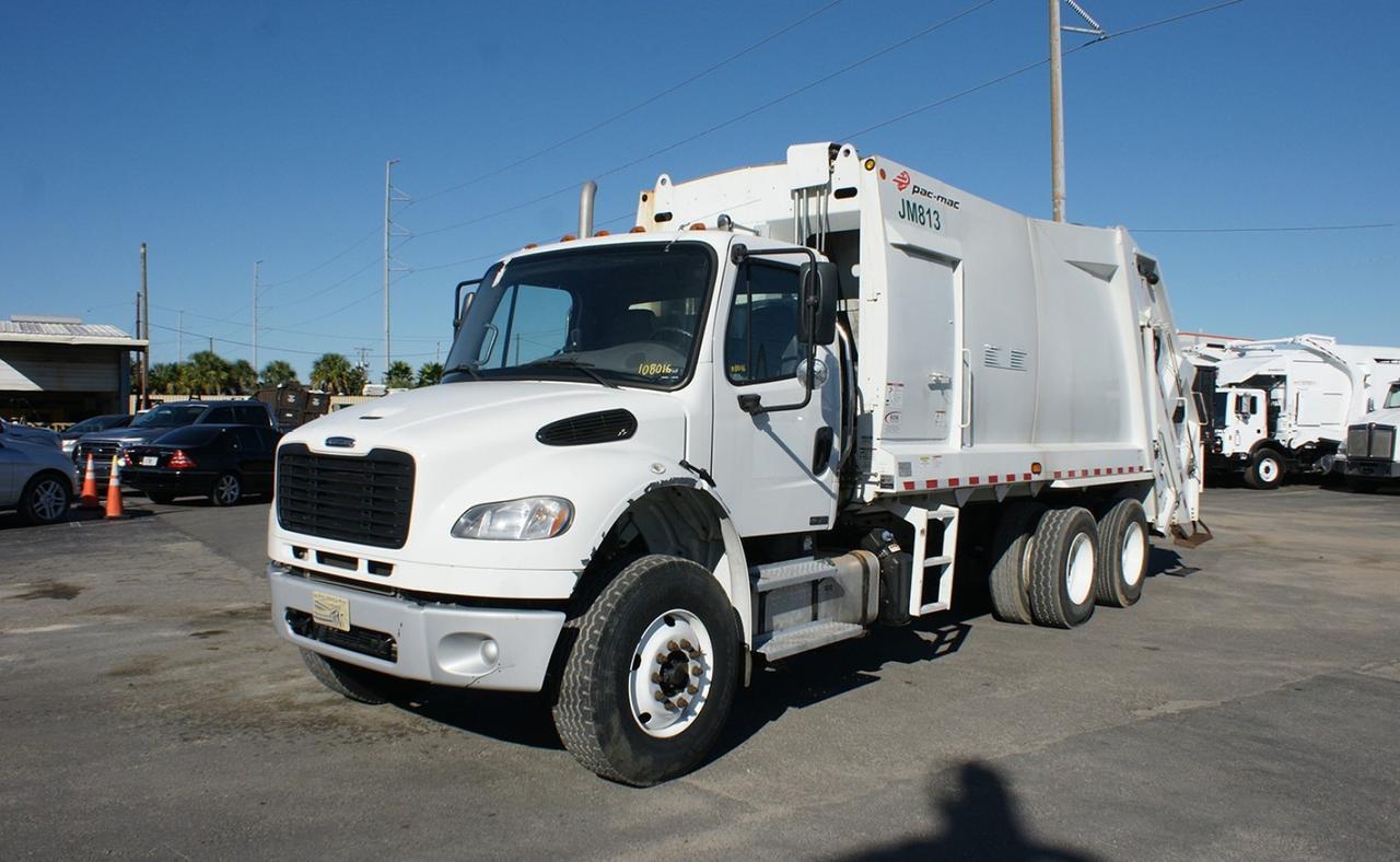 2022 Freightliner M2 106 25 yard Pac-Mac Rear Loader