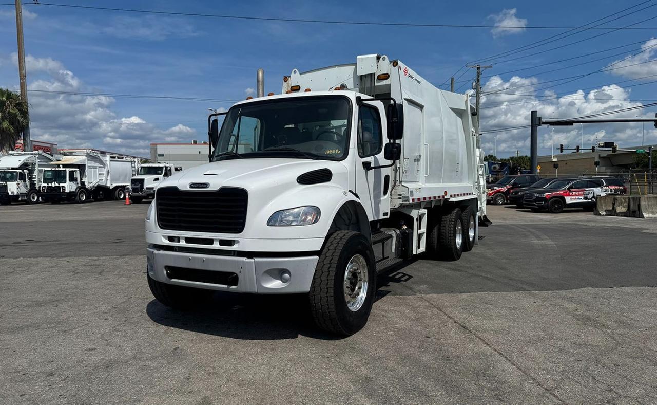 2022 Freightliner M2 106 25 yard Pac-Mac Rear Loader