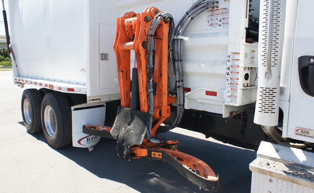 2022 Freightliner M2 106 31 yd Pac-Tech Side Loader Garbage Truck Tampa FL