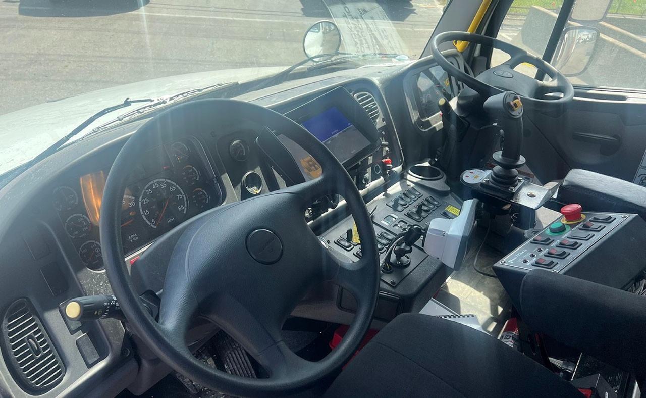 2022 Freightliner M2 106 31 yd Pac-Tech Side Loader Garbage Truck Tampa FL