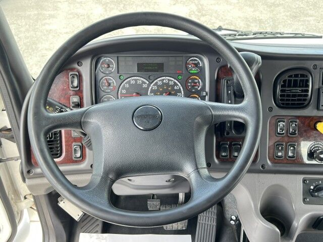 2022 Freightliner M2 106 Extended Cab 22&apos; Jerr-Dan Rollback Sharkbed Car Carrier Truck Miami FL