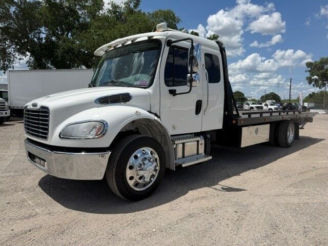 2022 Freightliner M2 Century 21' Rollback Car Carrier Truck