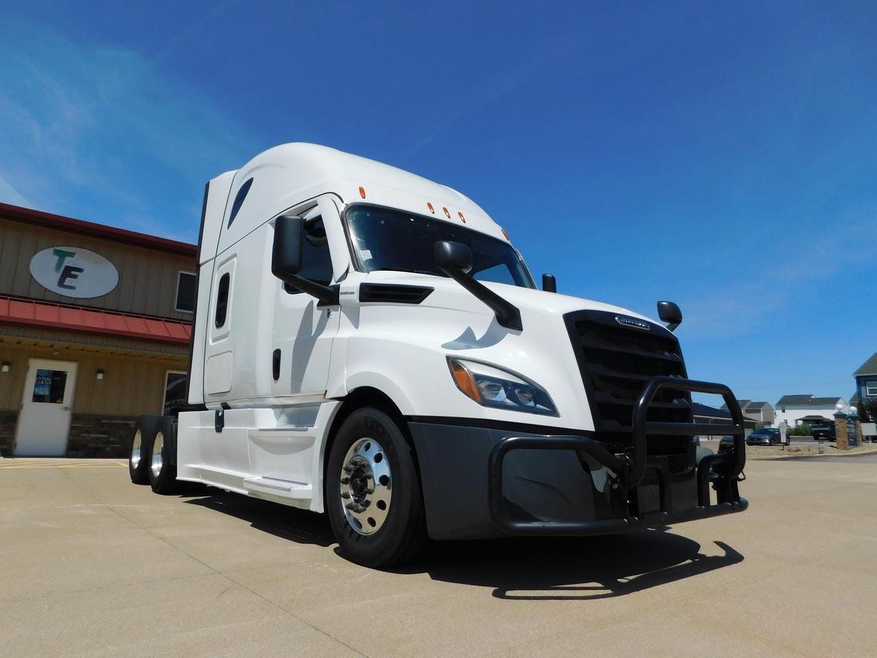 2022 Freightliner New Cascadia 126 .