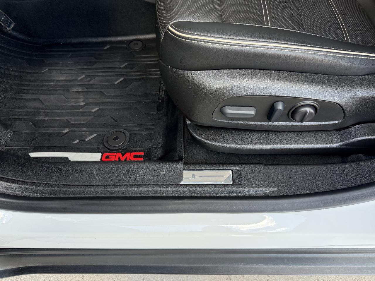 2022 GMC Acadia Denali Knoxville TN
