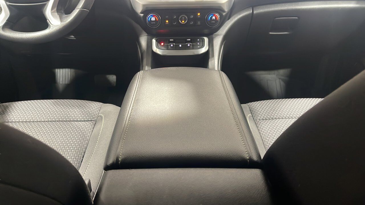 2022 GMC Acadia SLE Sherwood Park AB