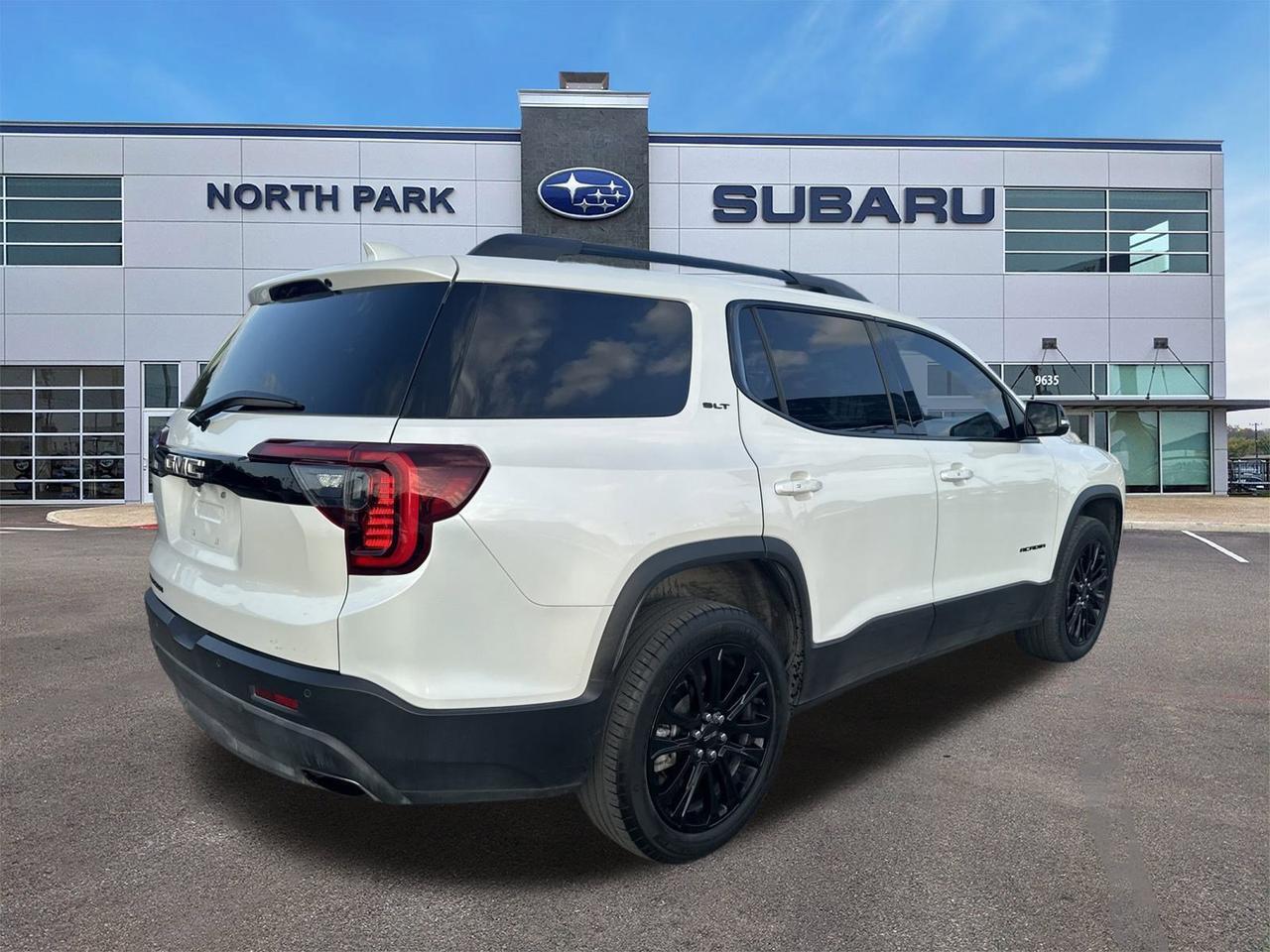 2022 GMC Acadia SLT