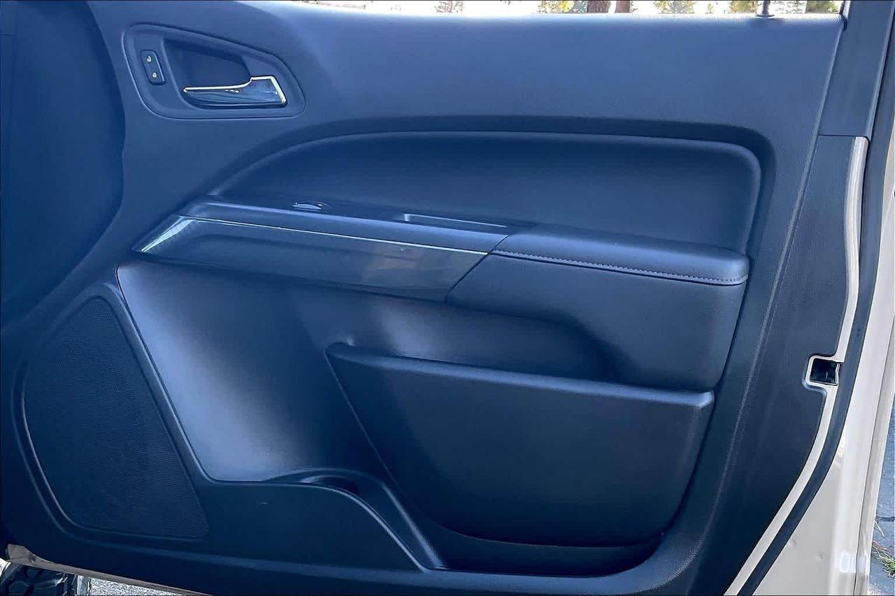 2022 GMC Canyon 4WD AT4 w/Leather Roseville CA