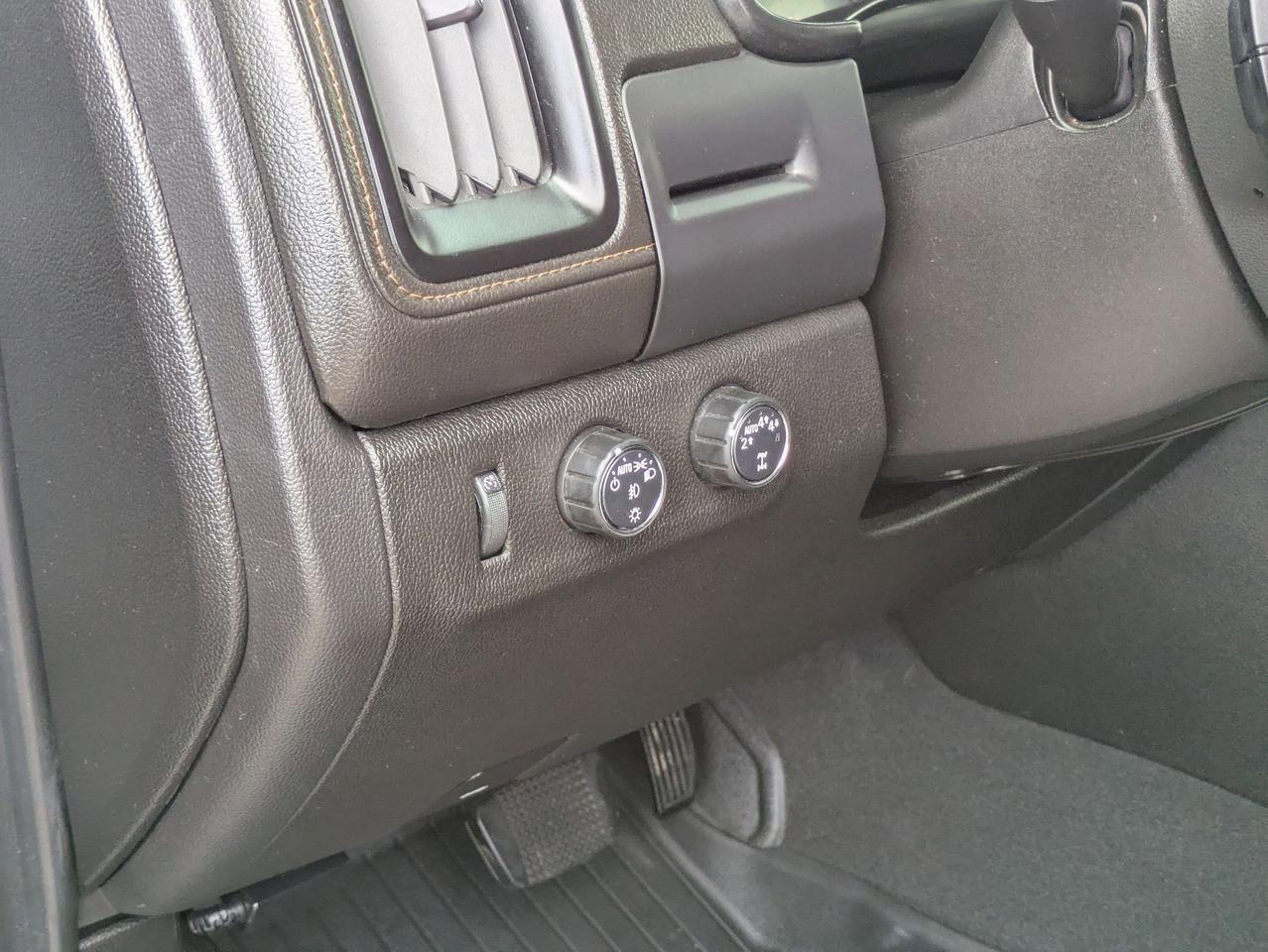 2022 GMC Canyon 4WD AT4 w/Leather Castroville TX