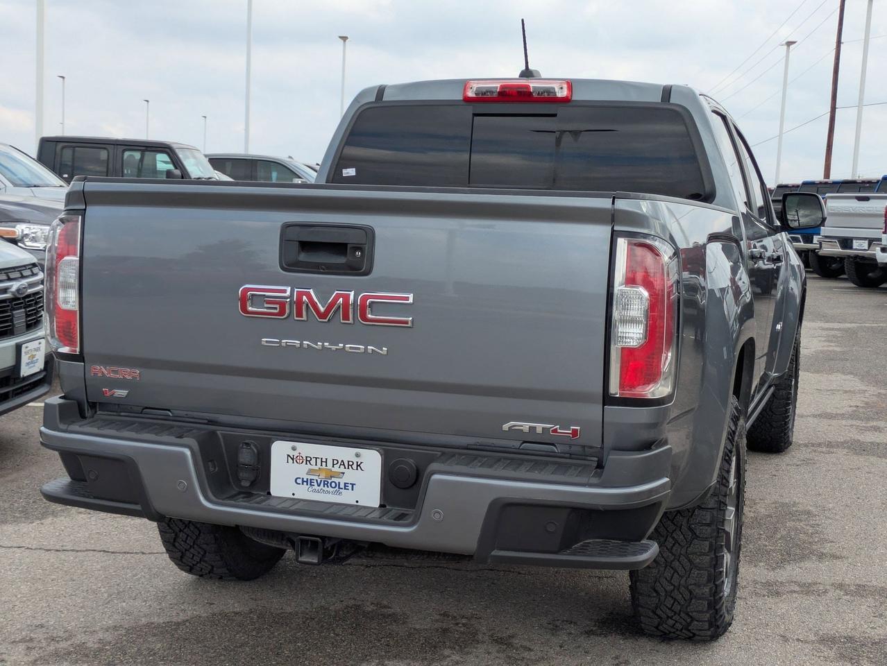 2022 GMC Canyon 4WD AT4 w/Leather