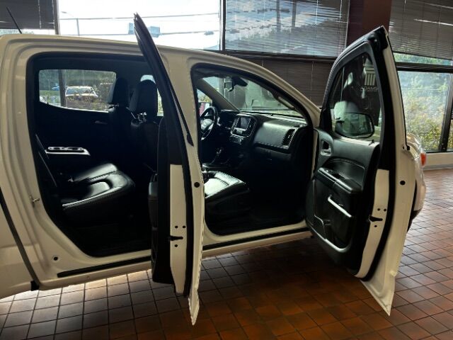 2022 GMC Canyon 4WD Crew Cab Short Box AT4 - Leather Kannapolis NC
