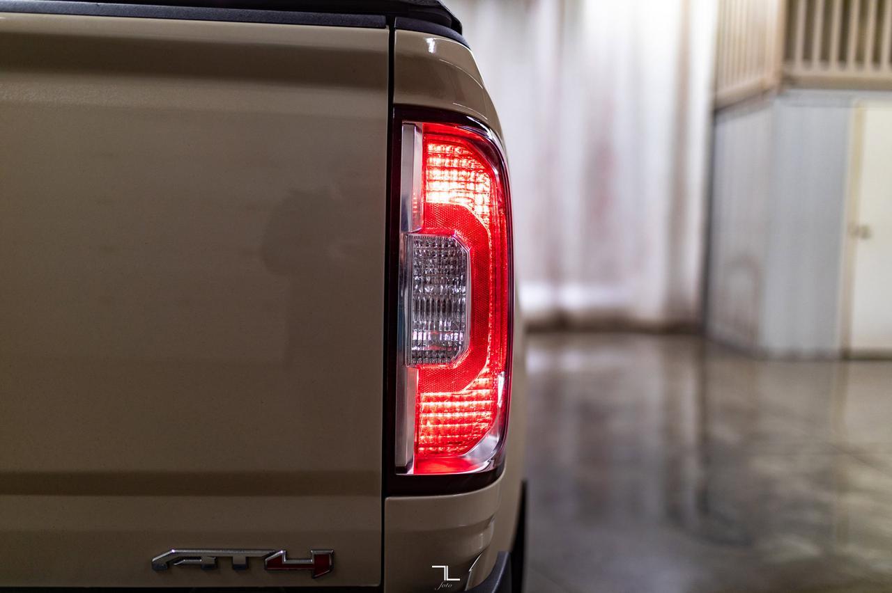 2022 GMC Canyon 4x4 Crew Cab AT4 Leather Nav BCam Red Deer AB