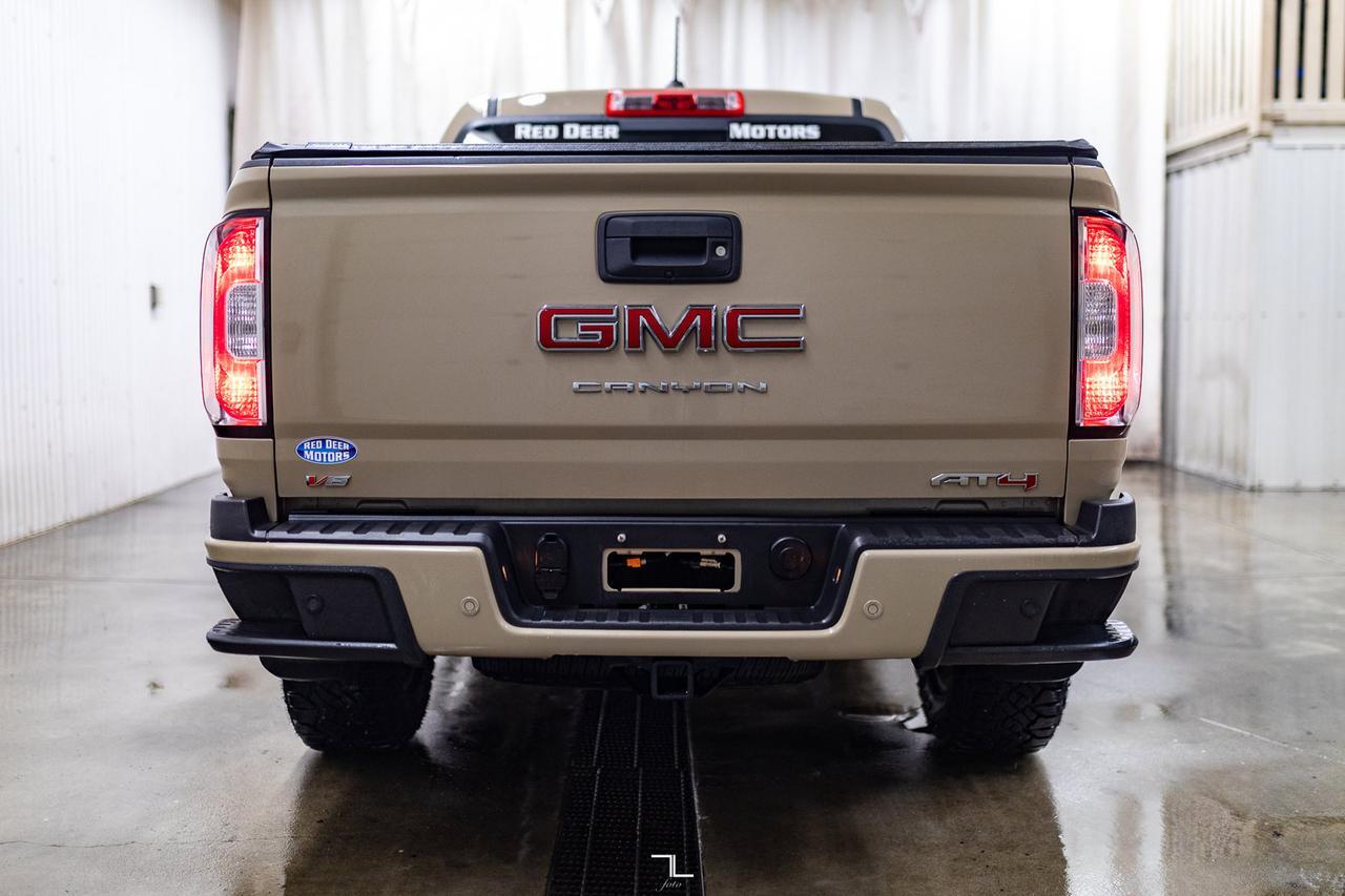 2022 GMC Canyon 4x4 Crew Cab AT4 Leather Nav BCam Red Deer AB