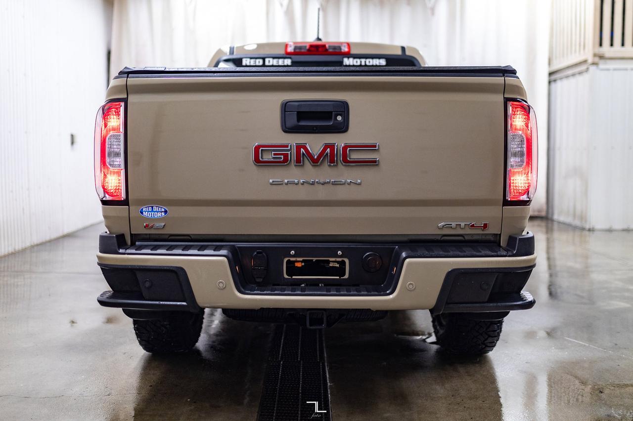 2022 GMC Canyon 4x4 Crew Cab AT4 Leather Nav BCam Red Deer AB