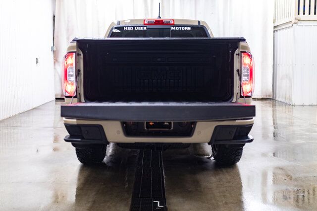 2022 GMC Canyon 4x4 Crew Cab AT4 Leather Nav BCam Red Deer AB