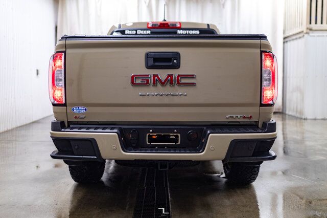 2022 GMC Canyon 4x4 Crew Cab AT4 Leather Nav BCam Red Deer AB