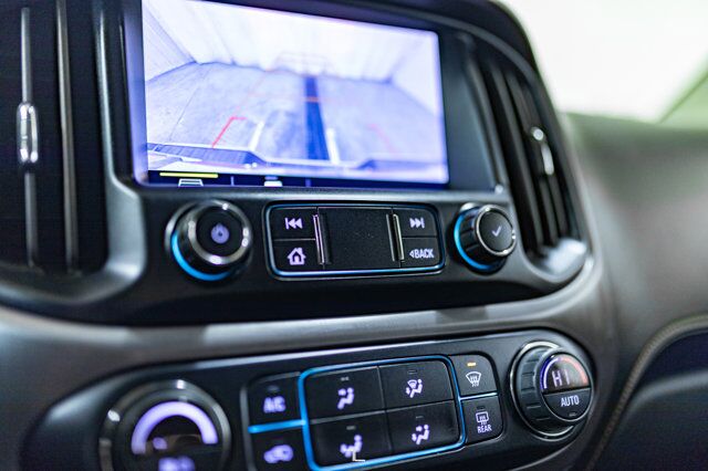 2022 GMC Canyon 4x4 Crew Cab AT4 Leather Nav BCam Red Deer AB