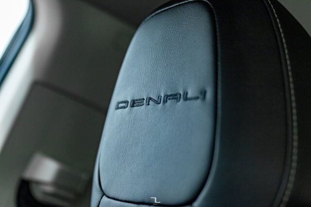 2022 GMC Canyon 4x4 Crew Cab Denali Leather Nav BCam Red Deer AB