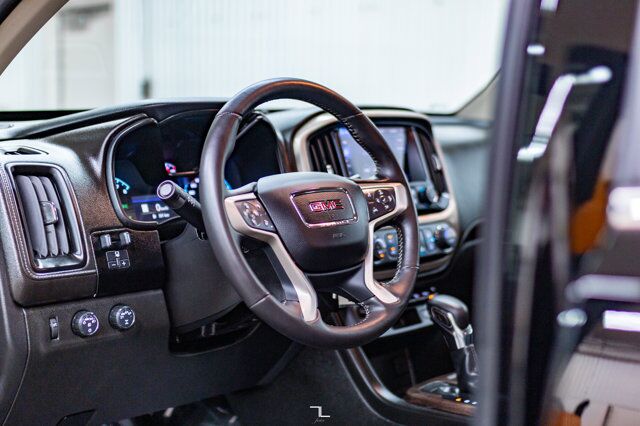 2022 GMC Canyon 4x4 Crew Cab Denali Leather Nav BCam Red Deer AB