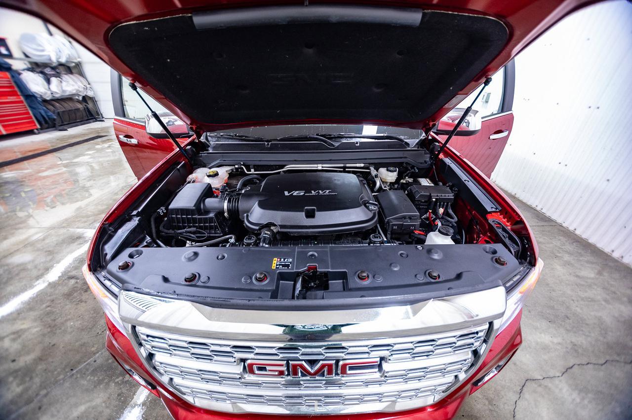 2022 GMC Canyon 4x4 Crew Cab Denali Leather Nav BCam Red Deer AB