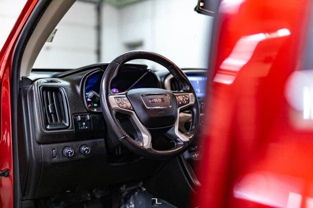 2022 GMC Canyon 4x4 Crew Cab Denali Leather Nav BCam Red Deer AB