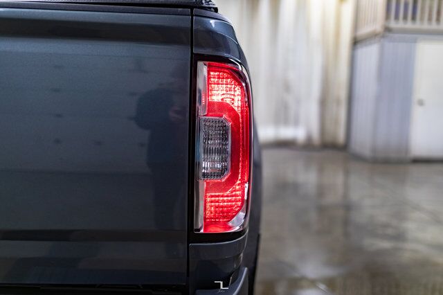 2022 GMC Canyon 4x4 Crew Cab Elevation Nav BCam Red Deer AB