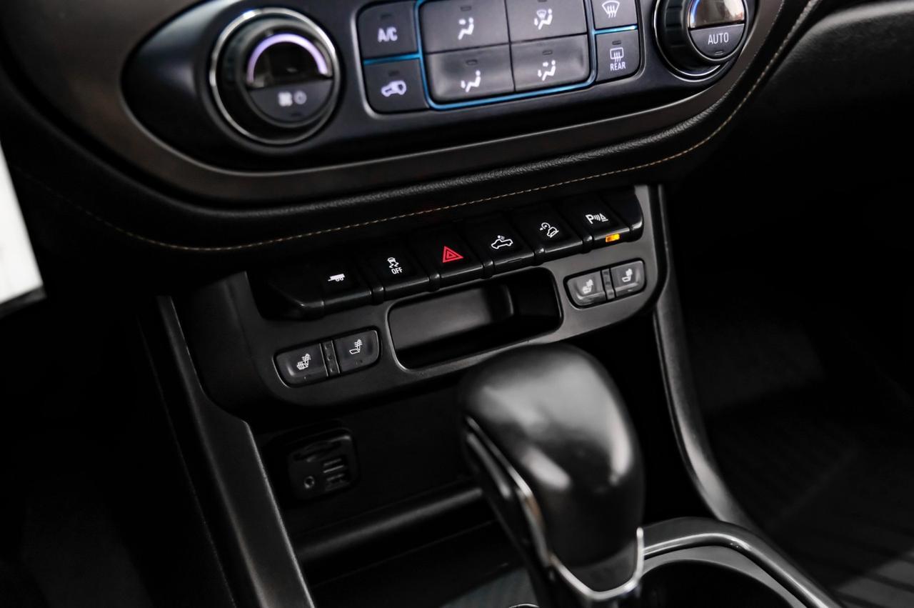 2022 GMC Canyon AT4 4WD CREW CAB NAVIGATION LEATHER HEATED SEATS REAR CAMERA BLU Carrollton TX
