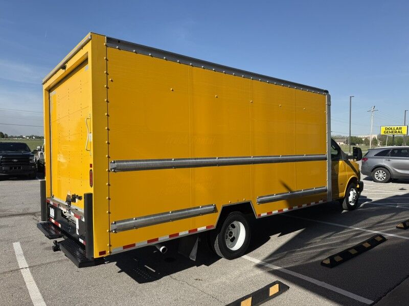 2022 GMC Savana G3500 Box Van Collinsville OK