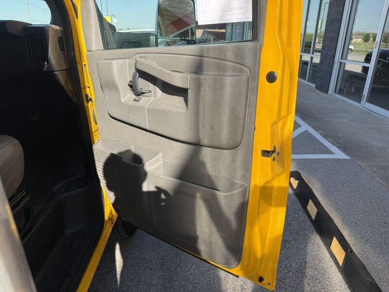 2022 GMC Savana G3500 Box Van Collinsville OK