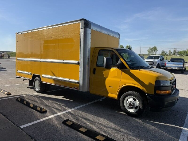 2022 GMC Savana G3500 Box Van Collinsville OK