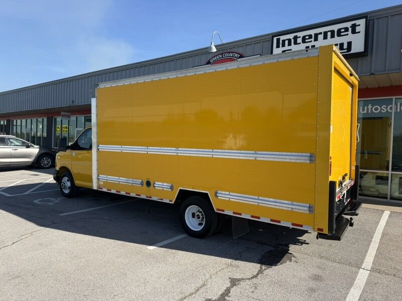 2022 GMC Savana G3500 Box Van Collinsville OK