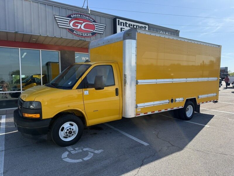 2022 GMC Savana G3500 Box Van Collinsville OK
