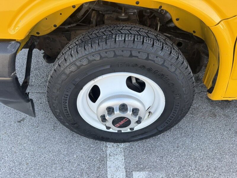 2022 GMC Savana G3500 Box Van Collinsville OK