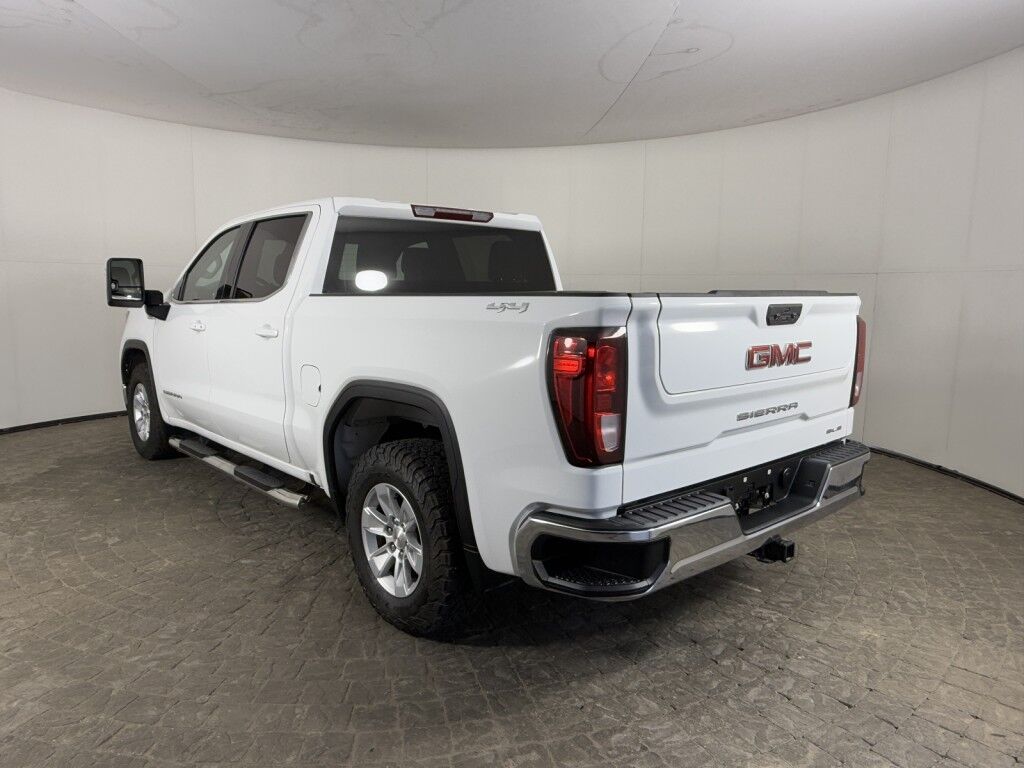 2022 GMC Sierra 1500 4WD Crew Cab SLE Maumee OH