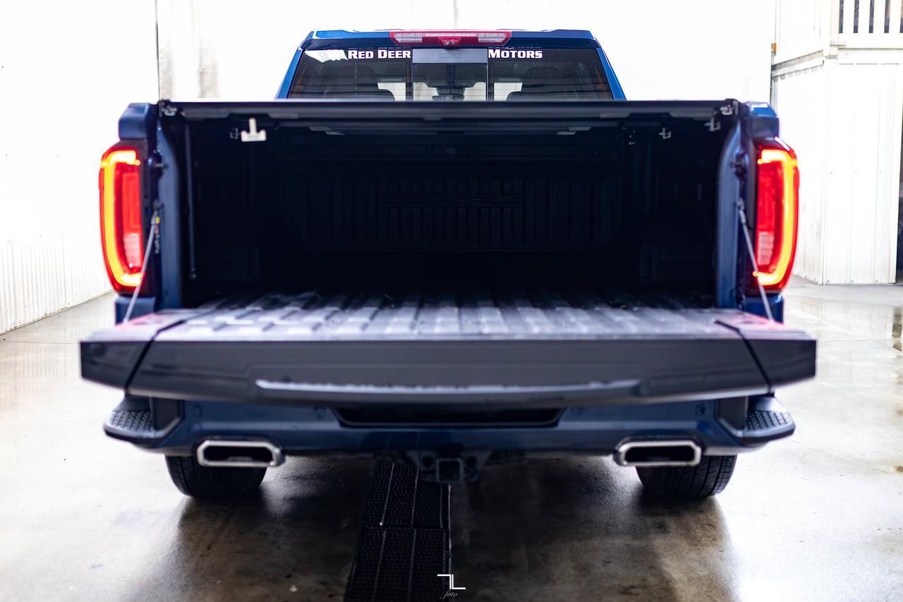 2022 GMC Sierra 1500 4x4 Crew Cab Denali Leather Roof Nav BCam Red Deer AB