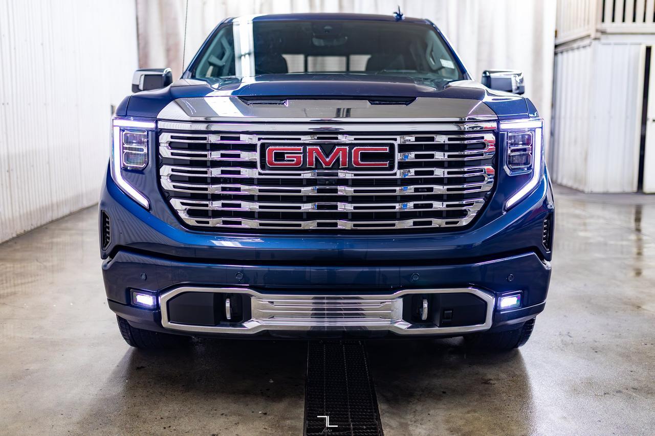 2022 GMC Sierra 1500 4x4 Crew Cab Denali Leather Roof Nav BCam Red Deer AB
