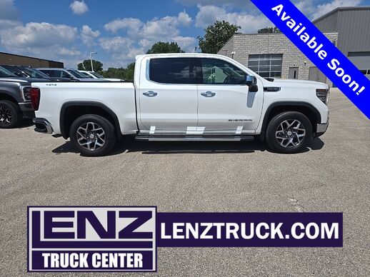 2022_GMC_Sierra 1500_4x4 Crew Cab SLT_ Fond du Lac WI